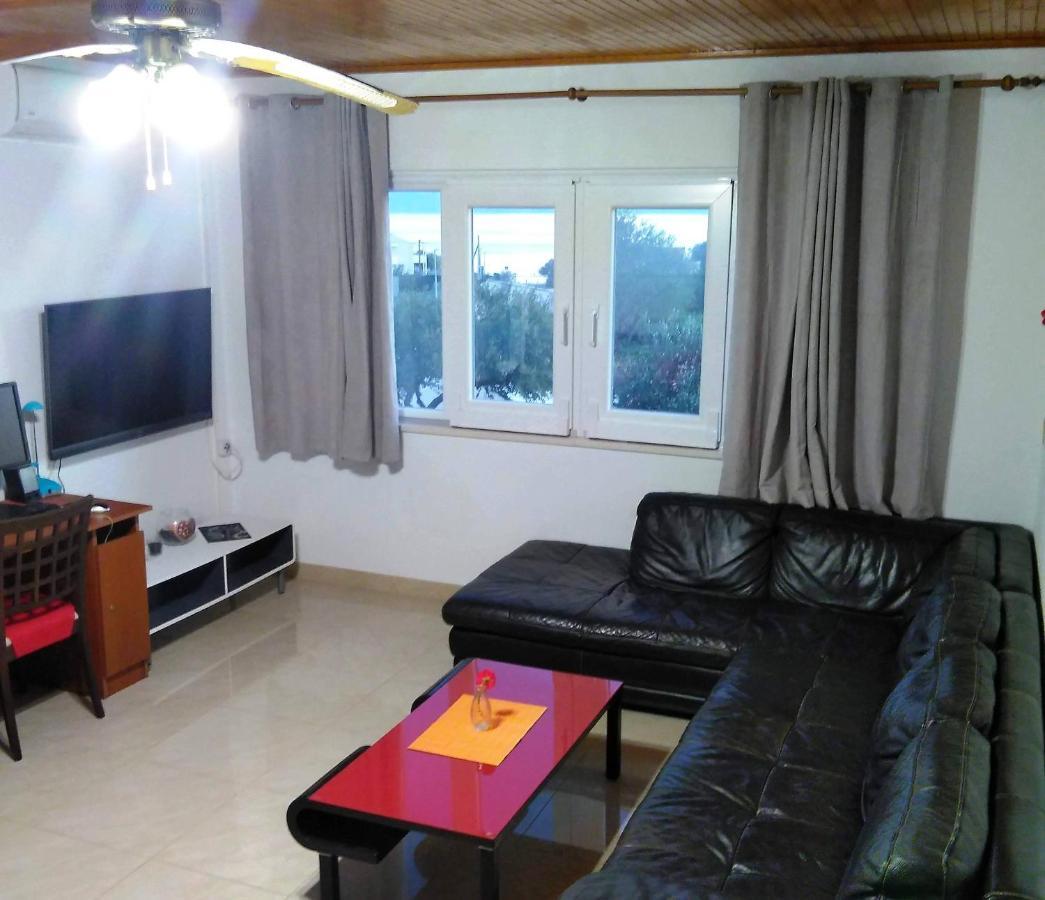 Manora Sucuraj 2 Bedroom Apartment Екстериор снимка
