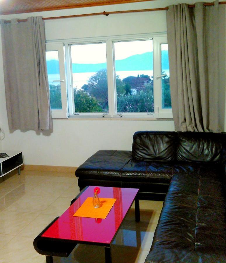 Manora Sucuraj 2 Bedroom Apartment Екстериор снимка