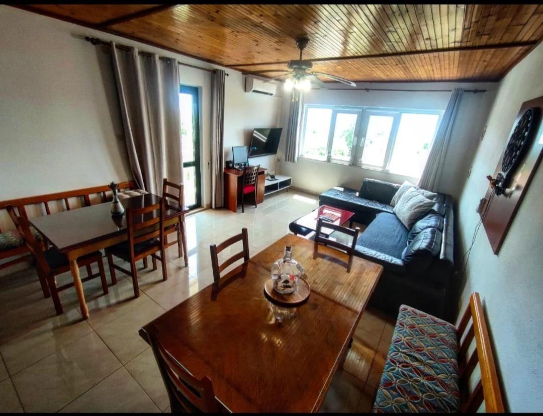 Manora Sucuraj 2 Bedroom Apartment Екстериор снимка