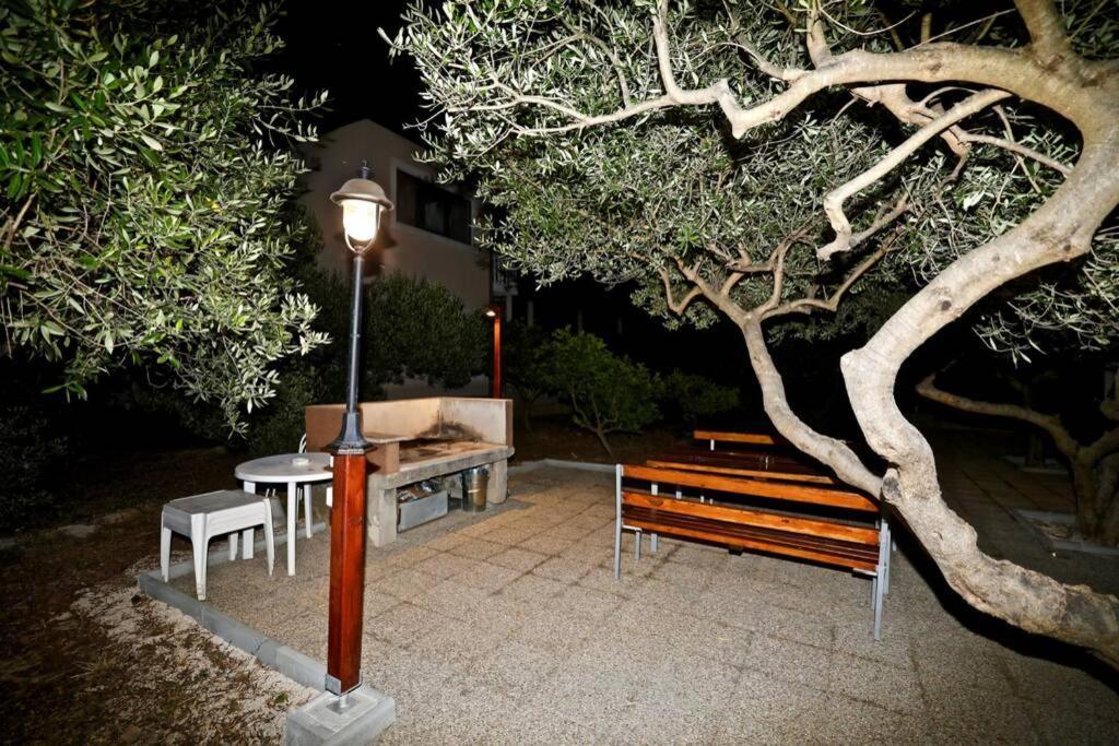 Manora Sucuraj 2 Bedroom Apartment Екстериор снимка